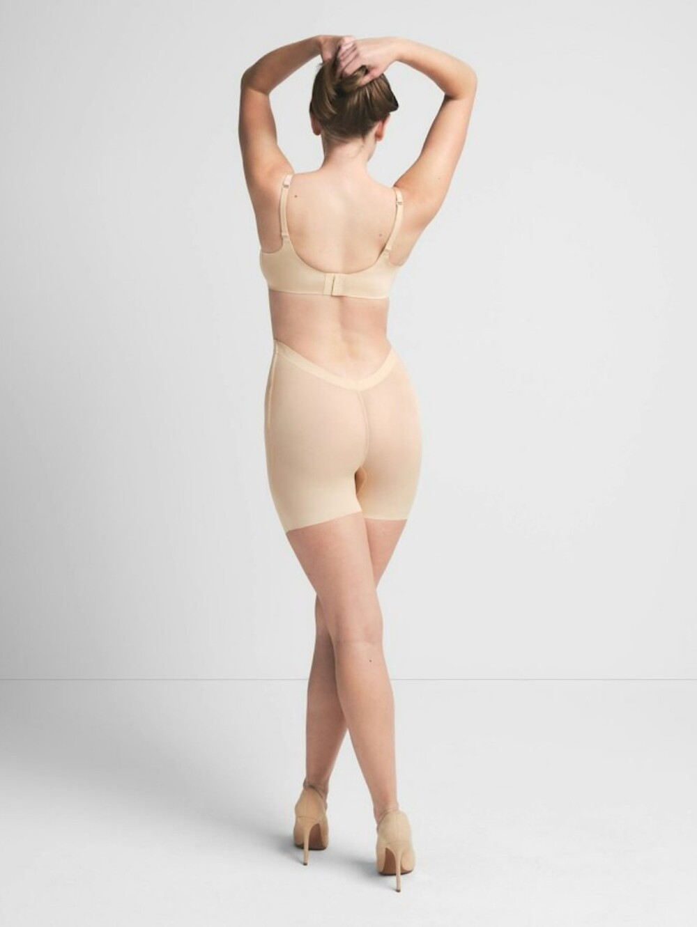 Skims Sheer Sculpt Low Back Short